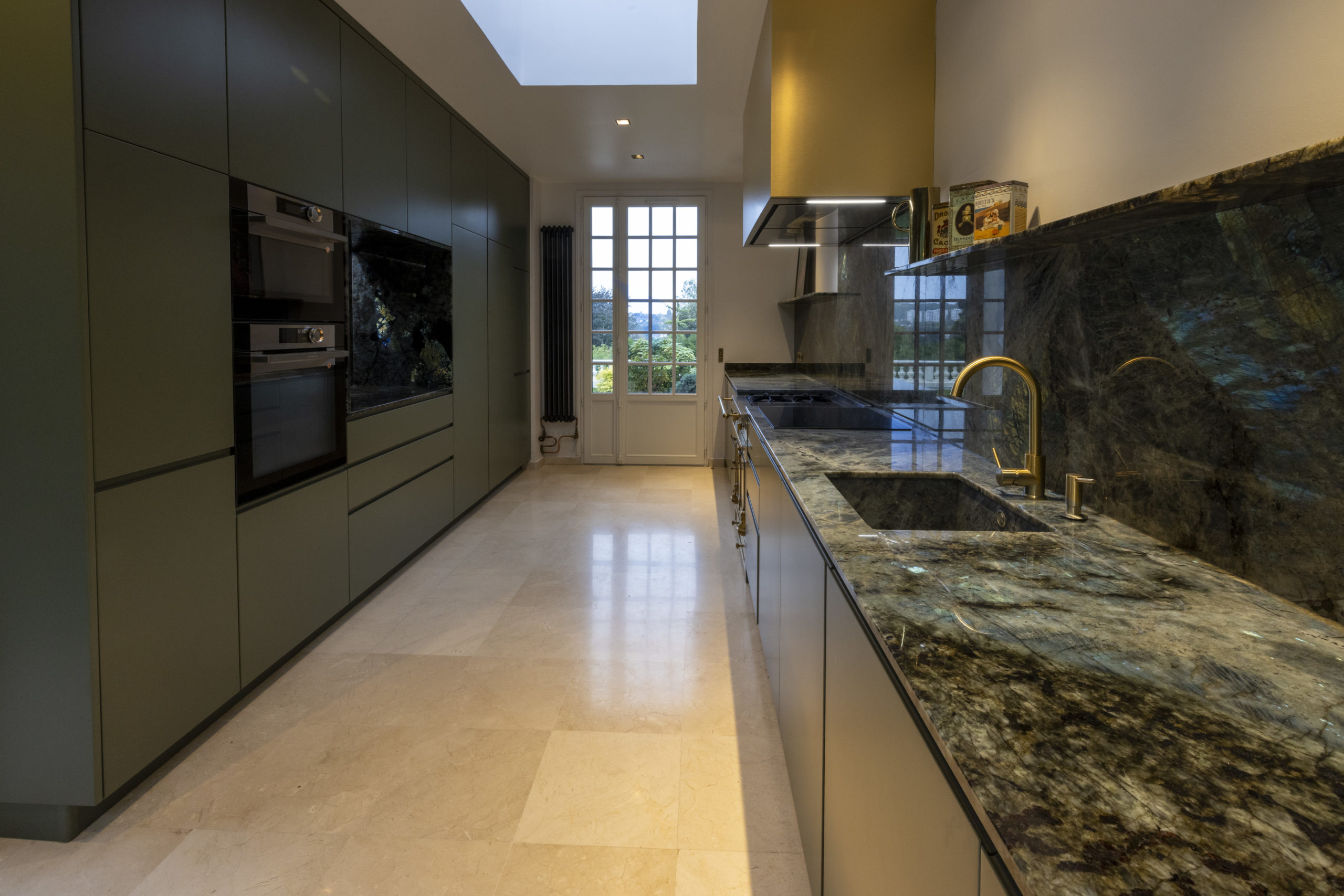 Plan de cuisine et ilot en Labradorite Baobab