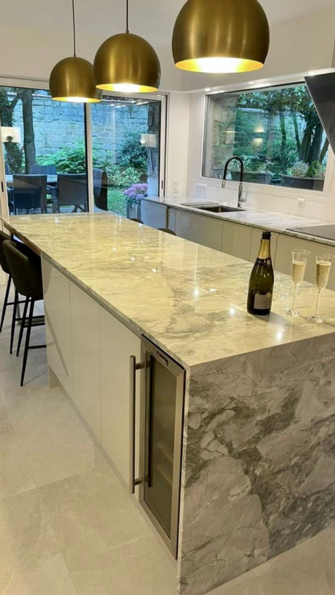 Calacatta Super White