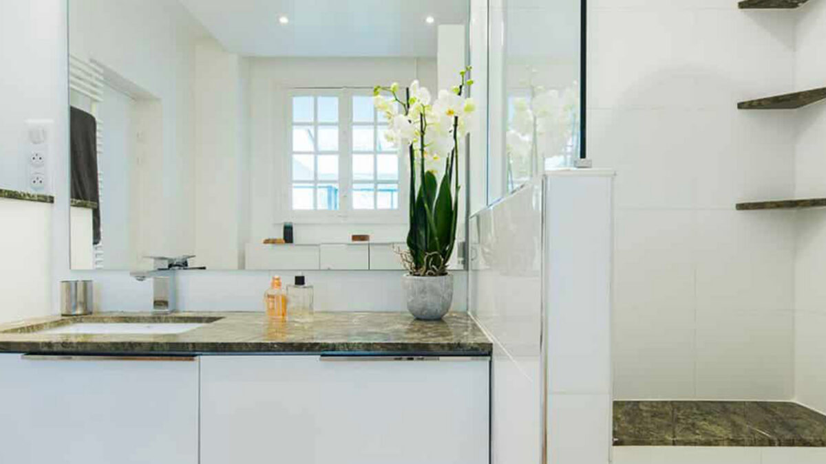 Meuble vasque en marbre Forest Green avec miroir