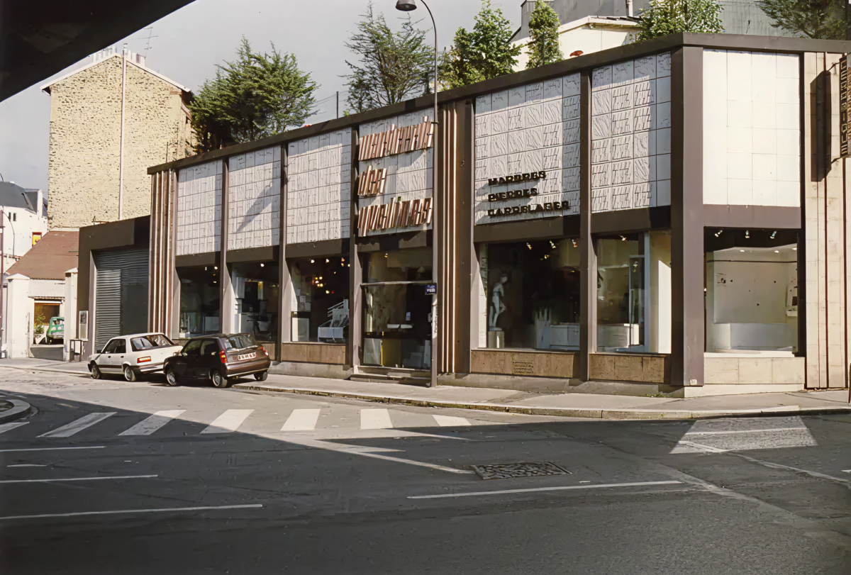 Façade du showroom MDY avec sa verrière