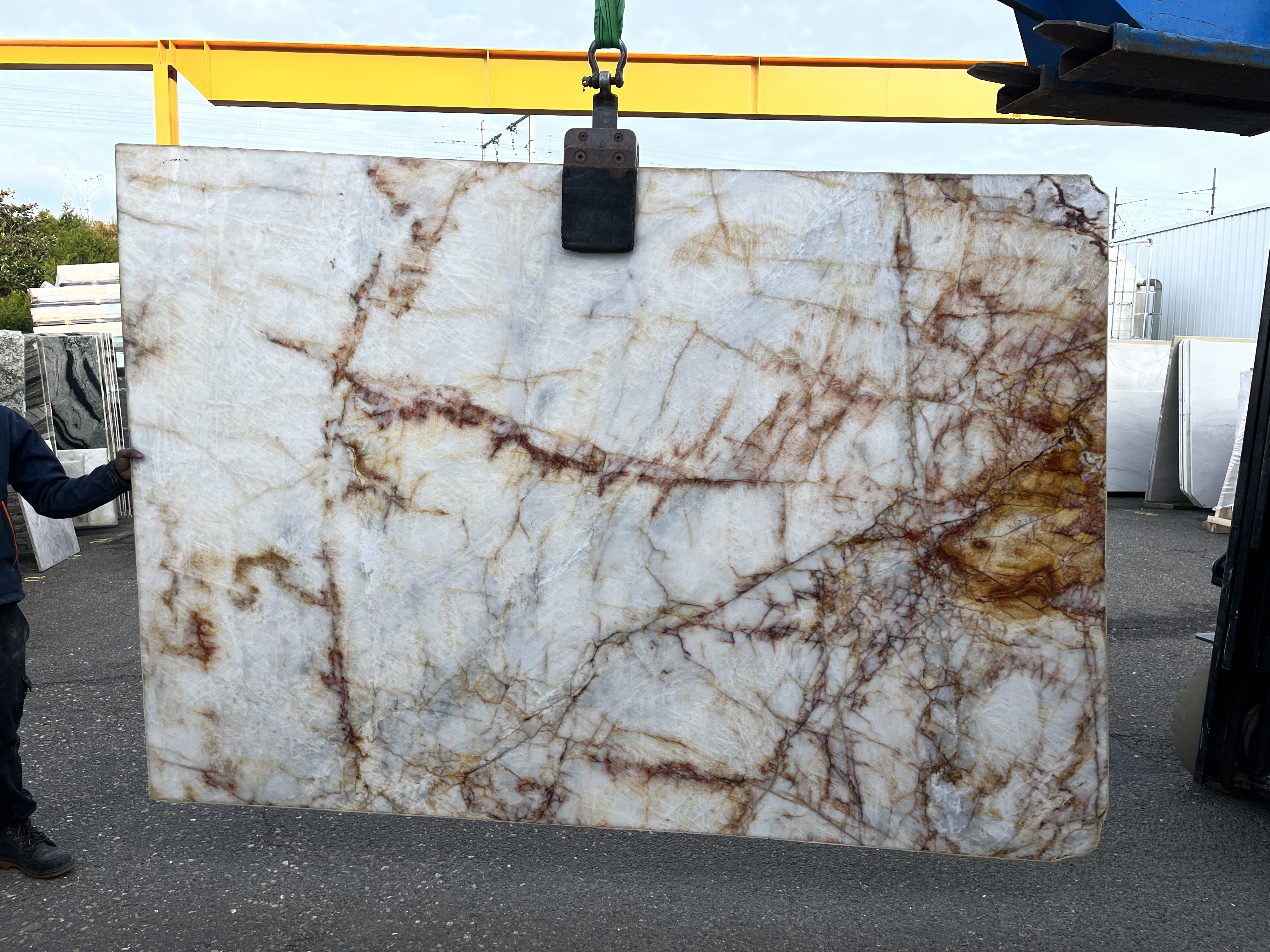 CRISTALLO VENATO ORO Block 3793