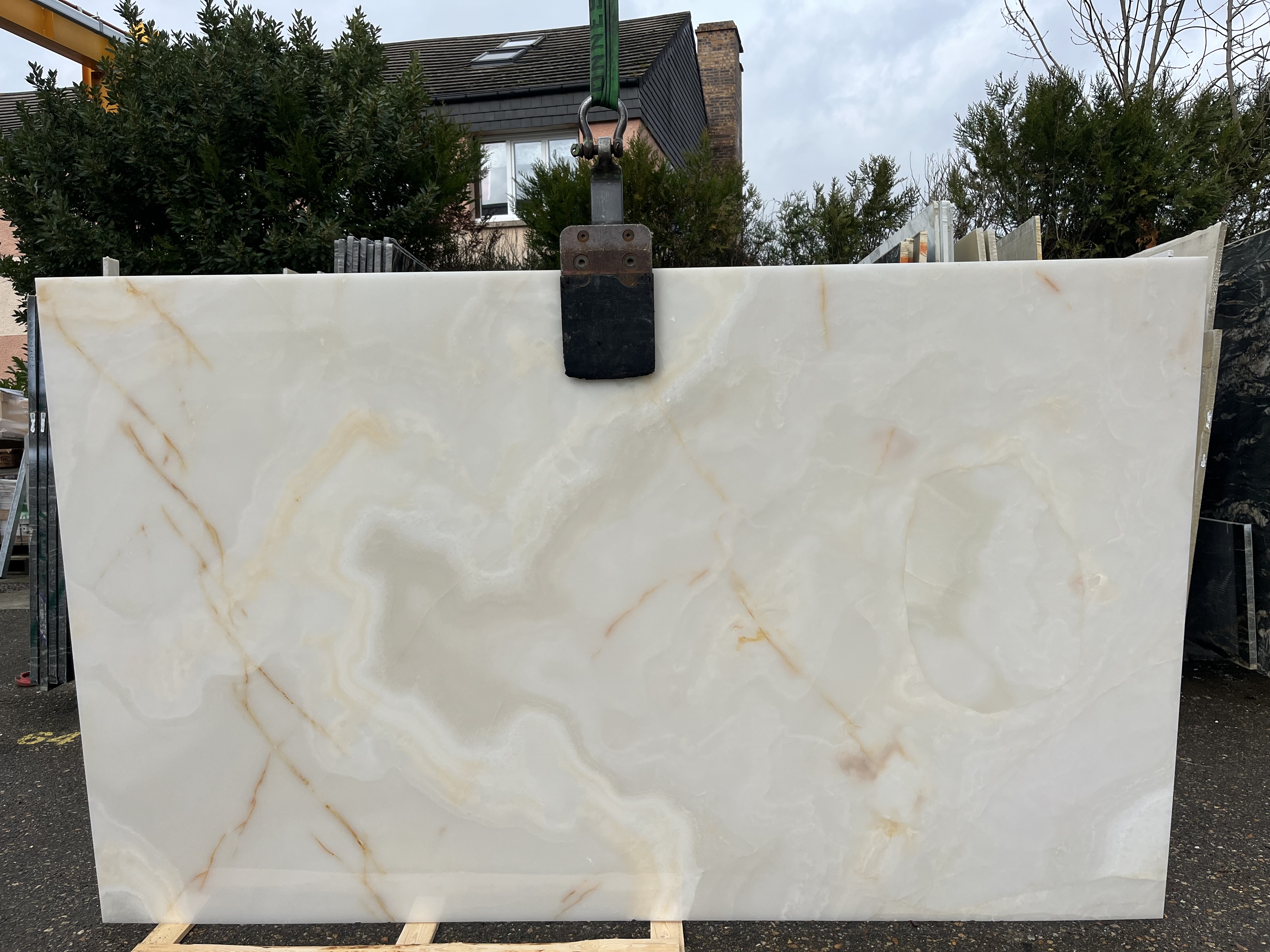 ONYX White Block BB21093131