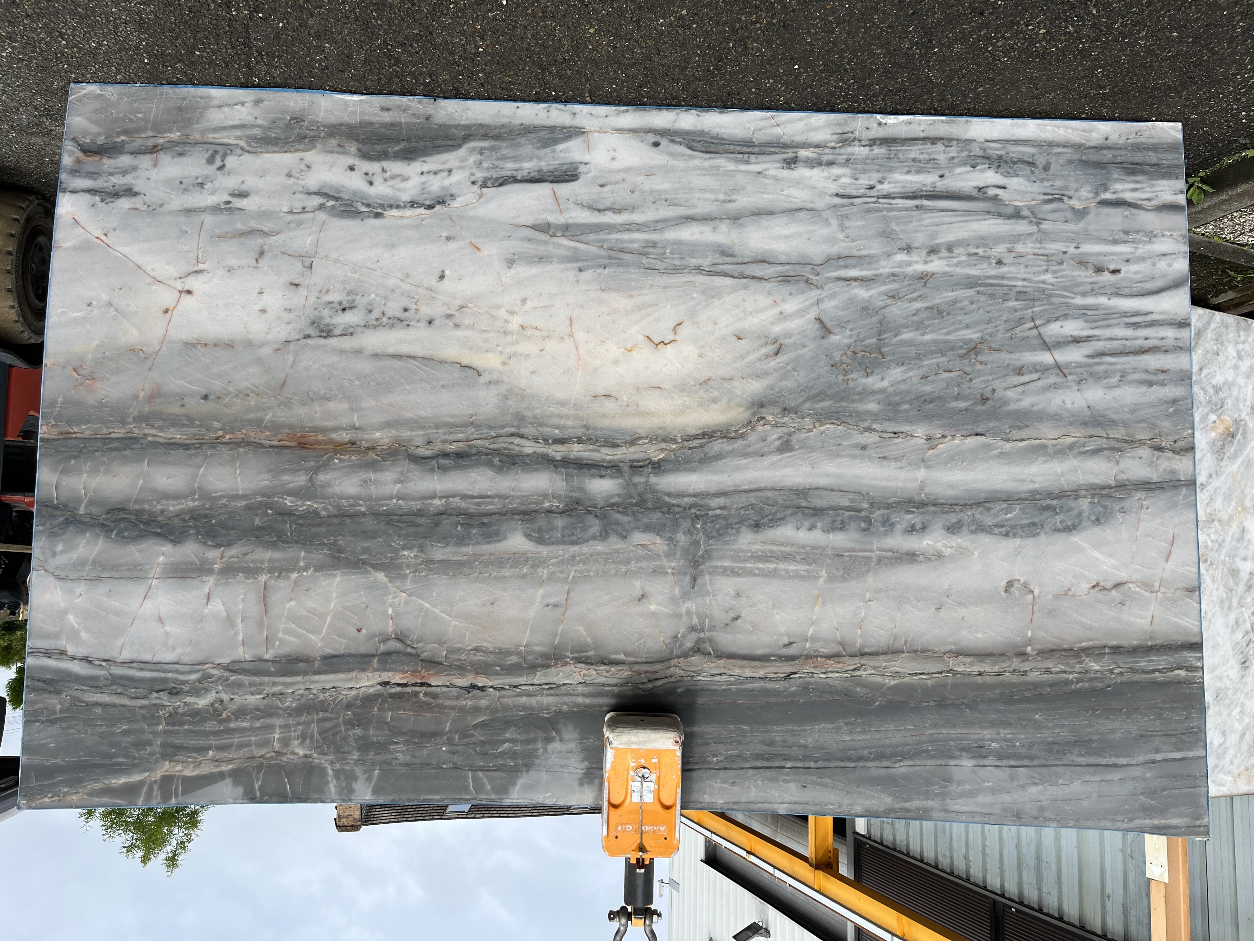 QUARTZITE BLUE MOON