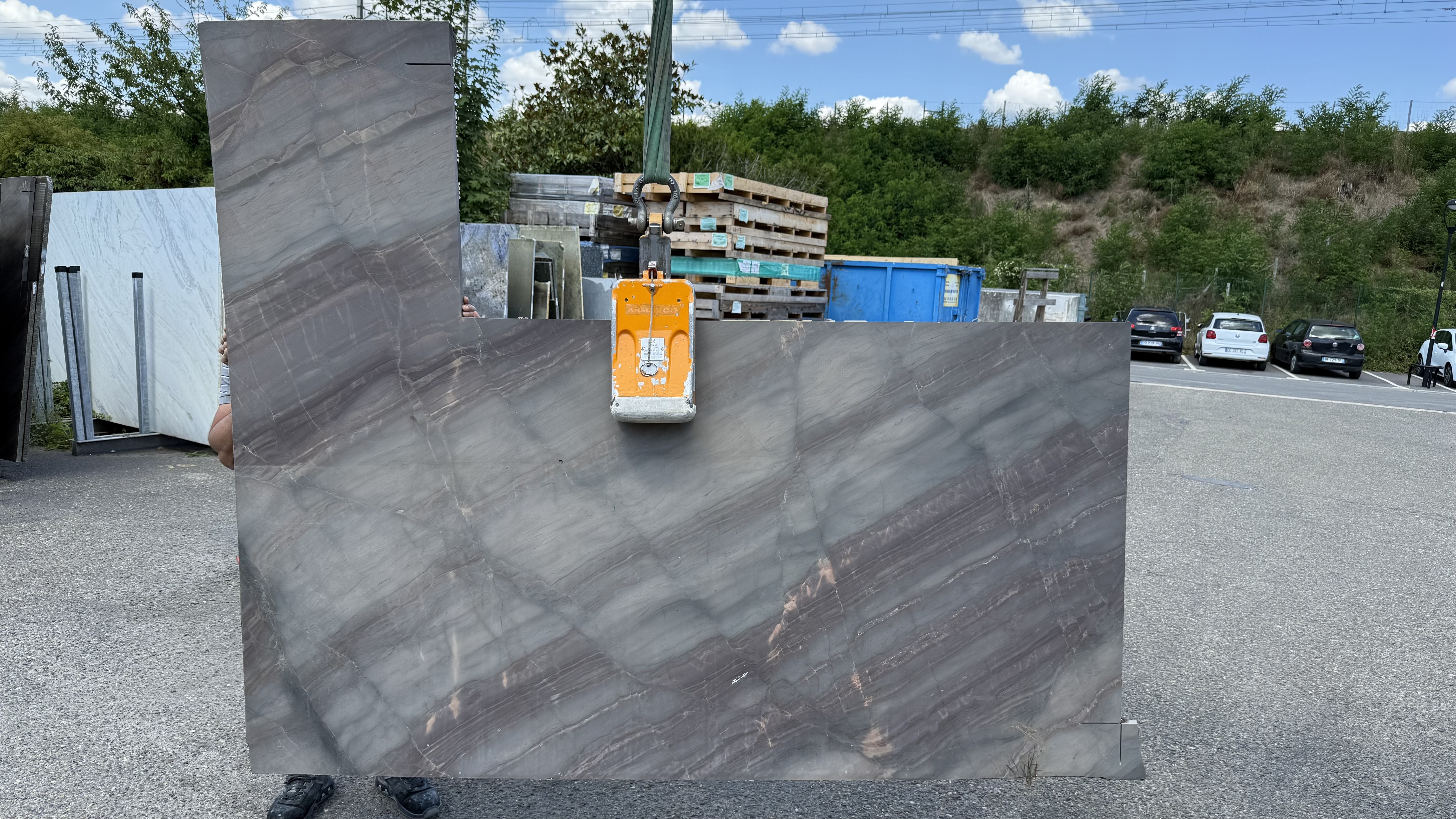 ELEGANT BROWN ADOUCI PATINE