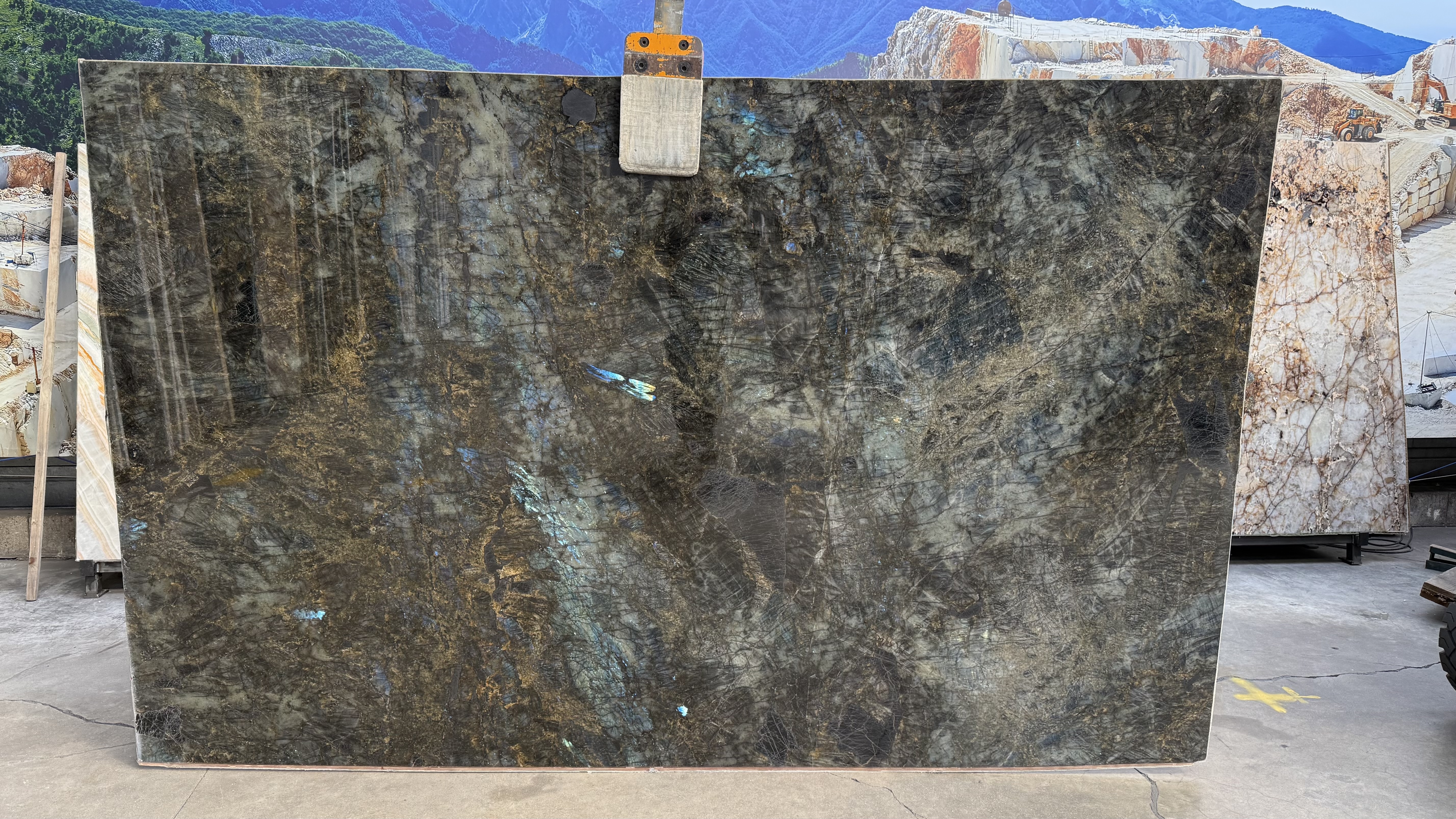 LEMURIAN BLUE 2022.1
