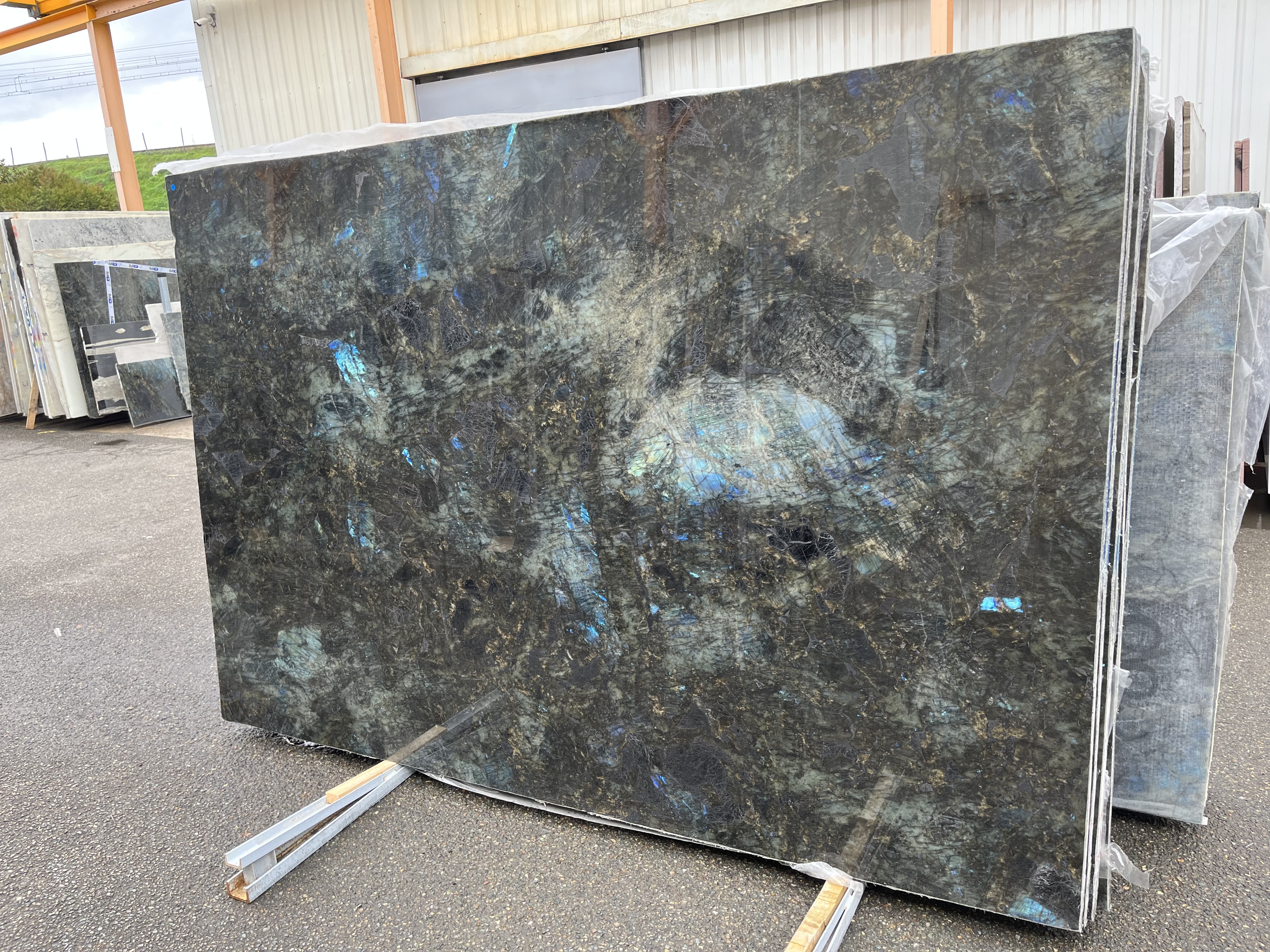 LABRADORITE LEMURIAN BLEU Block M102497